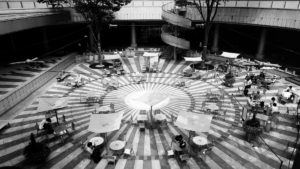 新宿アイランドタワー パティオ広場